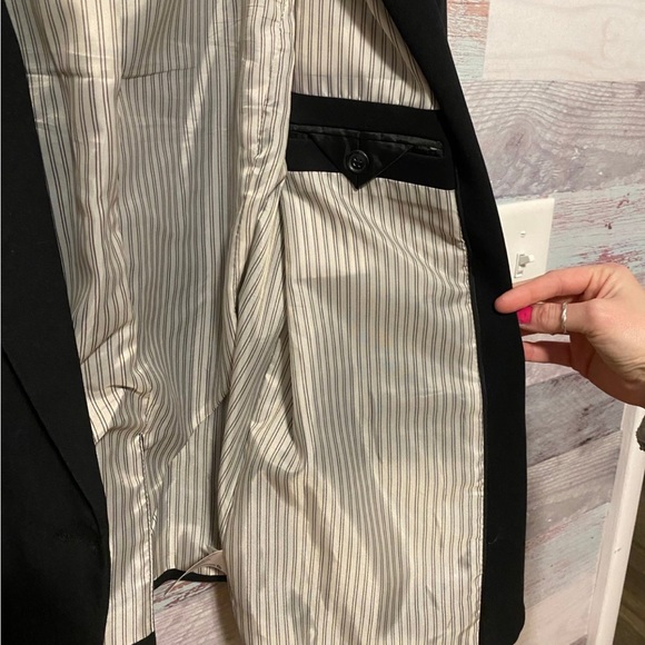 Blazer - Picture 3 of 5